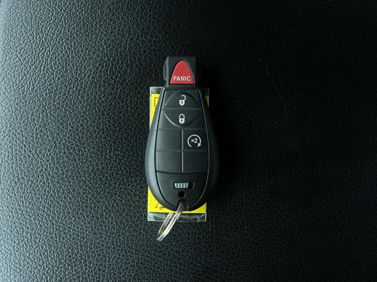 2022 RAM 1500 Classic WARLOCK 4X4 |5.7L HEMI |CARPLAY | ALLOYS |TOW PKG Photo