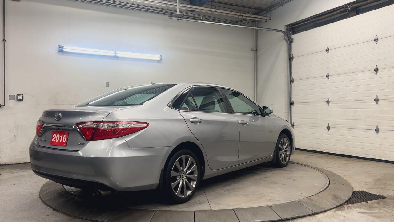 2016 Toyota Camry XLE |LOW KMS! |HTD LEATHER |SUNROOF | NAV |ALLOYS Photo