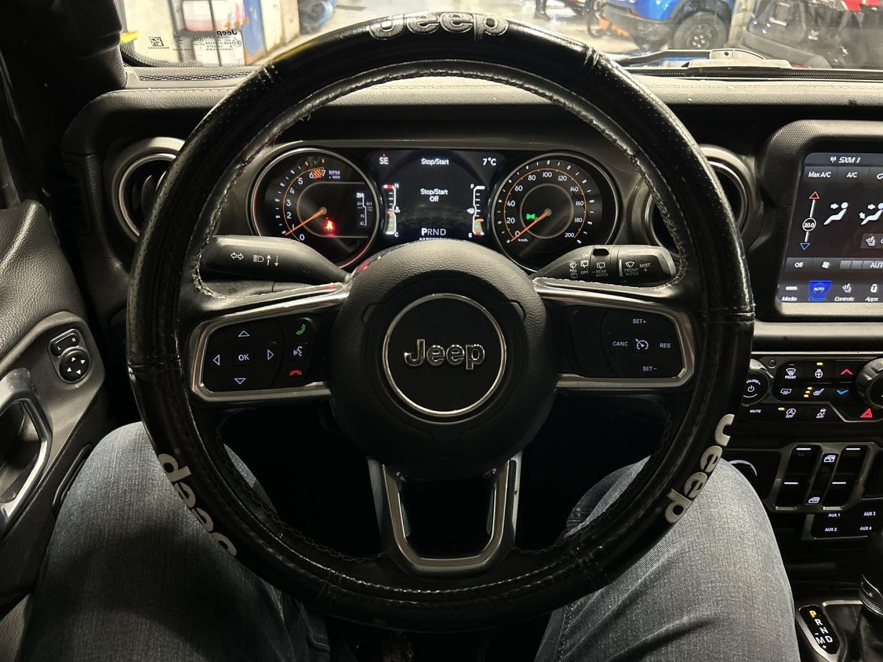 2020 Jeep Wrangler Unlimited SAHARA 4X4 |NORTH EDITION |270HP | HTD SEATS | NAV Photo3