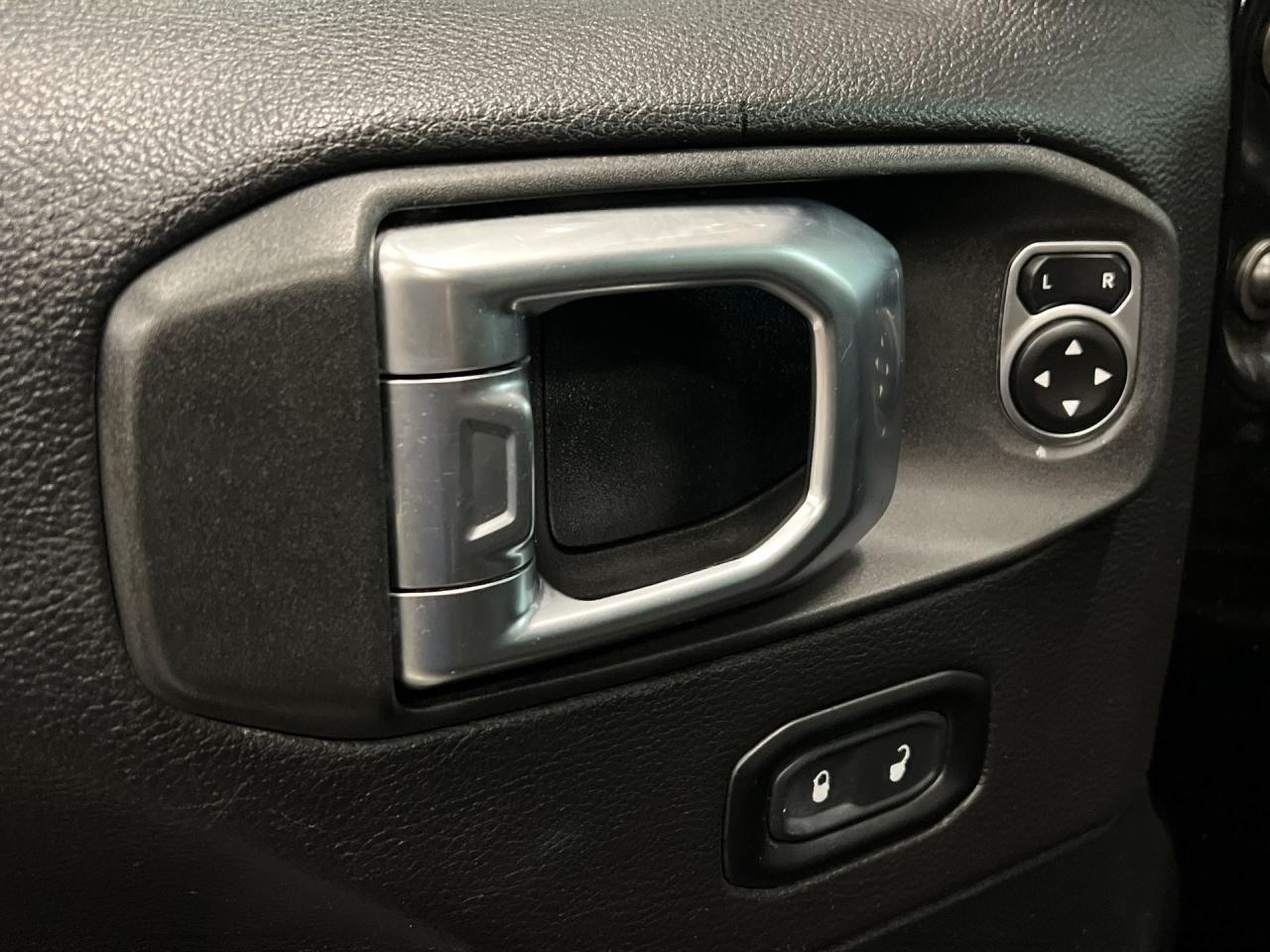 2020 Jeep Wrangler Unlimited SAHARA 4X4 |NORTH EDITION | HTD SEATS | NAV Photo