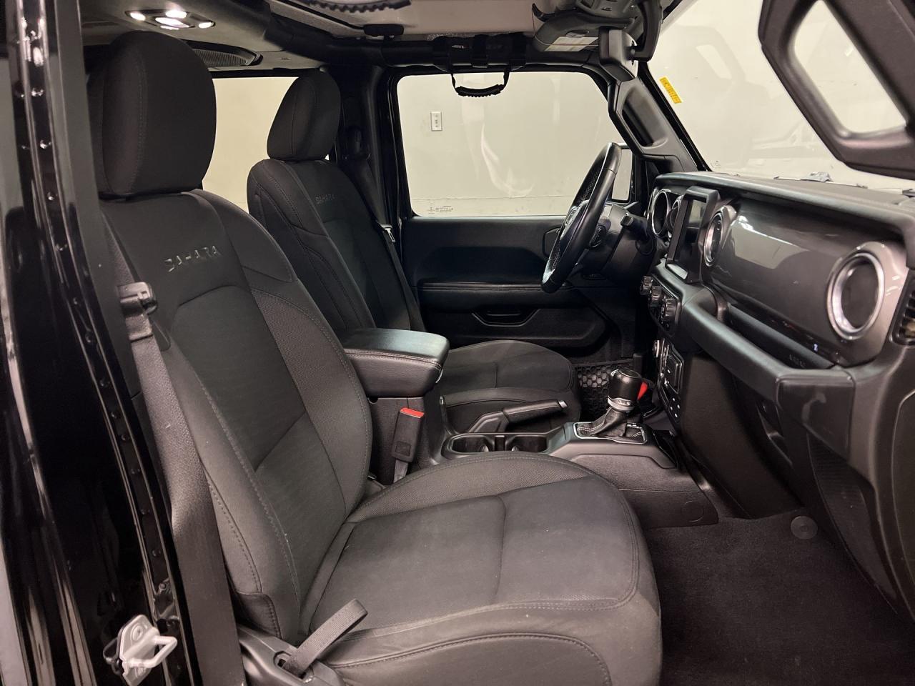 2020 Jeep Wrangler Unlimited SAHARA 4X4 |NORTH EDITION | HTD SEATS | NAV Photo