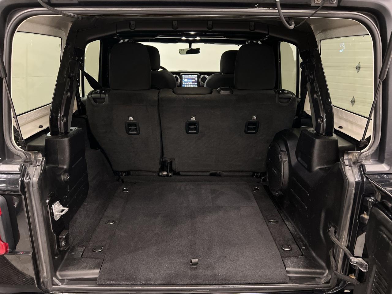 2020 Jeep Wrangler Unlimited SAHARA 4X4 |NORTH EDITION | HTD SEATS | NAV Photo