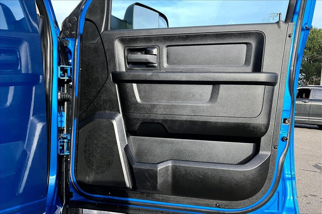 2023 RAM 1500 Classic Night Edition Crew | Sub Zero | TrailerBrake | 4X4 Photo