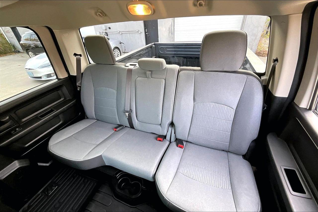 2023 RAM 1500 Classic Night Edition Crew | Sub Zero | TrailerBrake | 4X4 Photo