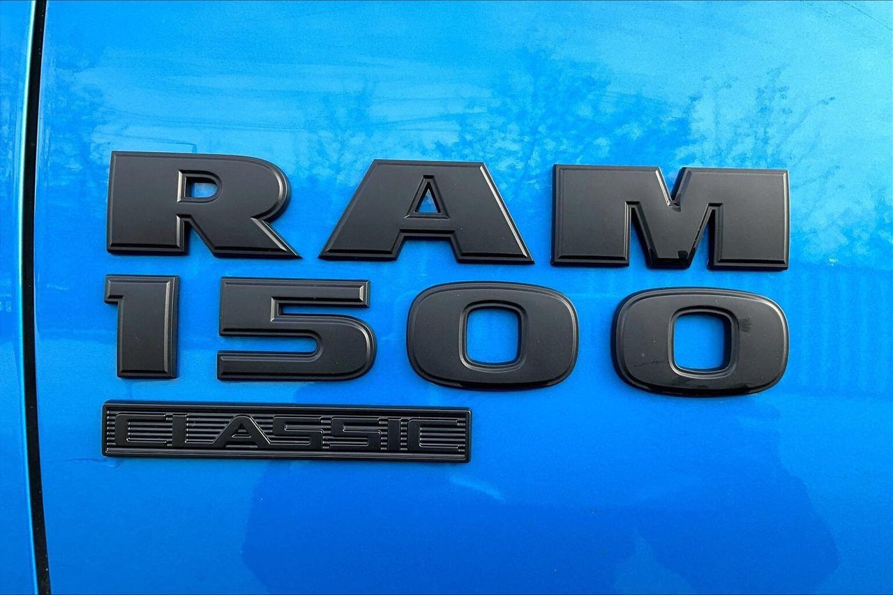 2023 RAM 1500 Classic Night Edition Crew | Sub Zero | TrailerBrake | 4X4 Photo
