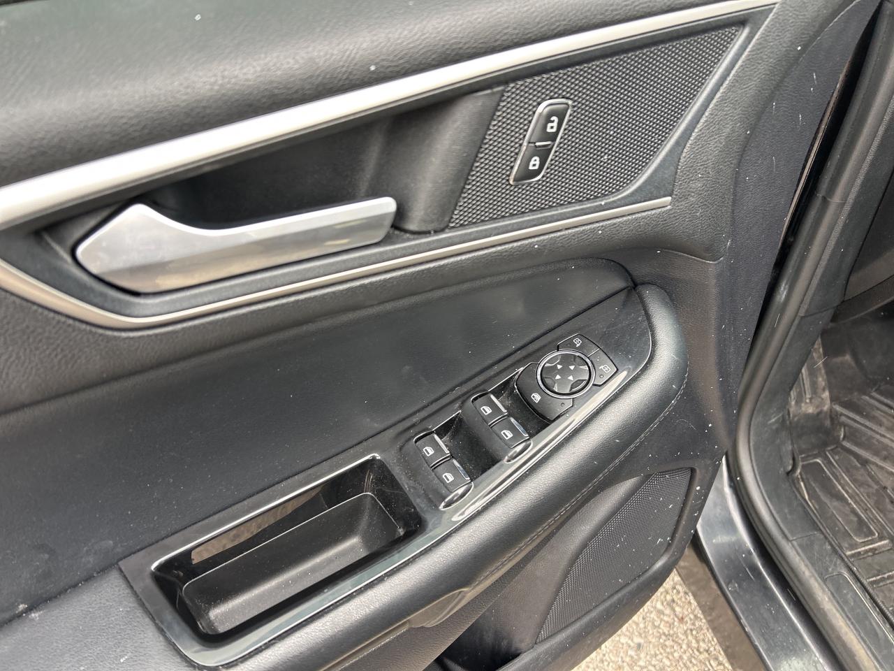 2019 Ford Edge SEL, AWD, HEATED LEATHER SEATS, REMOTE START! - Photo #16