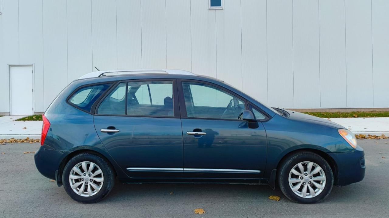 2012 Kia Rondo 4dr Wagon V6 EX Photo