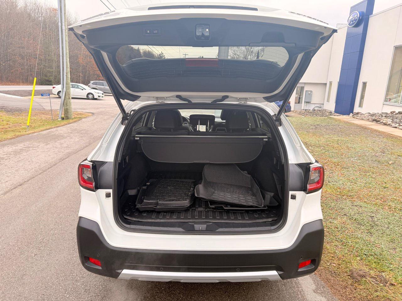 2024 Subaru Outback LIMITED Photo2