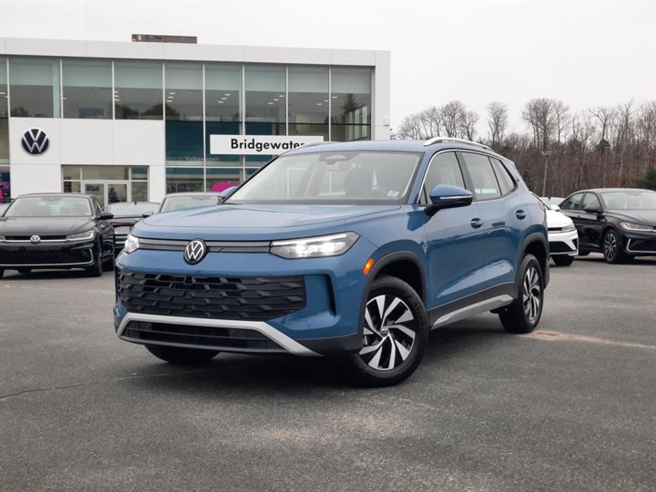 Small SUV 4WD, Trendline 4MOTION, 8-Speed Automatic w/OD, Intercooled Turbo Regular Gasoline I-4 2.0 L/121