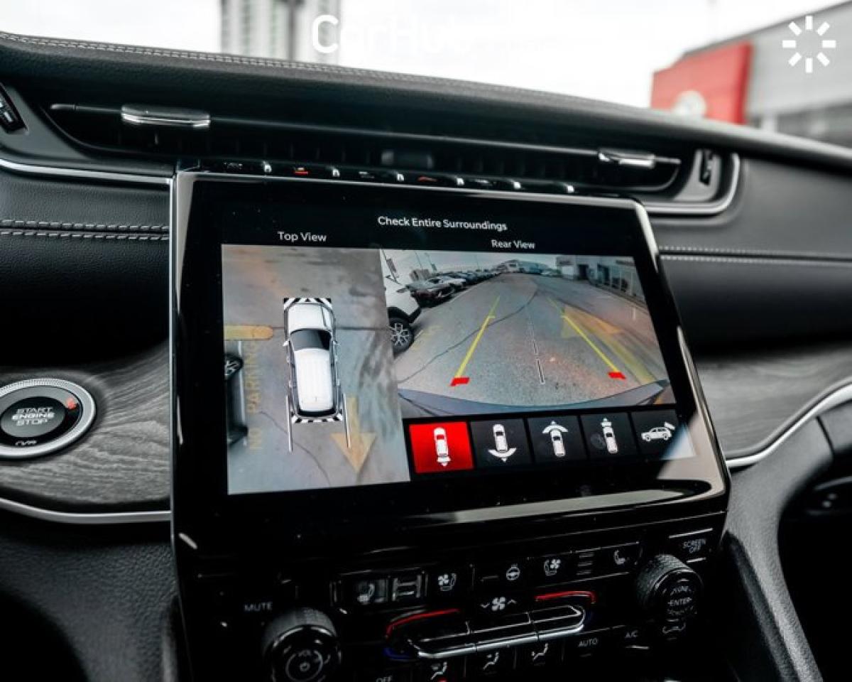 2025 Jeep Grand Cherokee LIMITED Panoroof Luxury Tech Group II Trailer Tow Package Photo