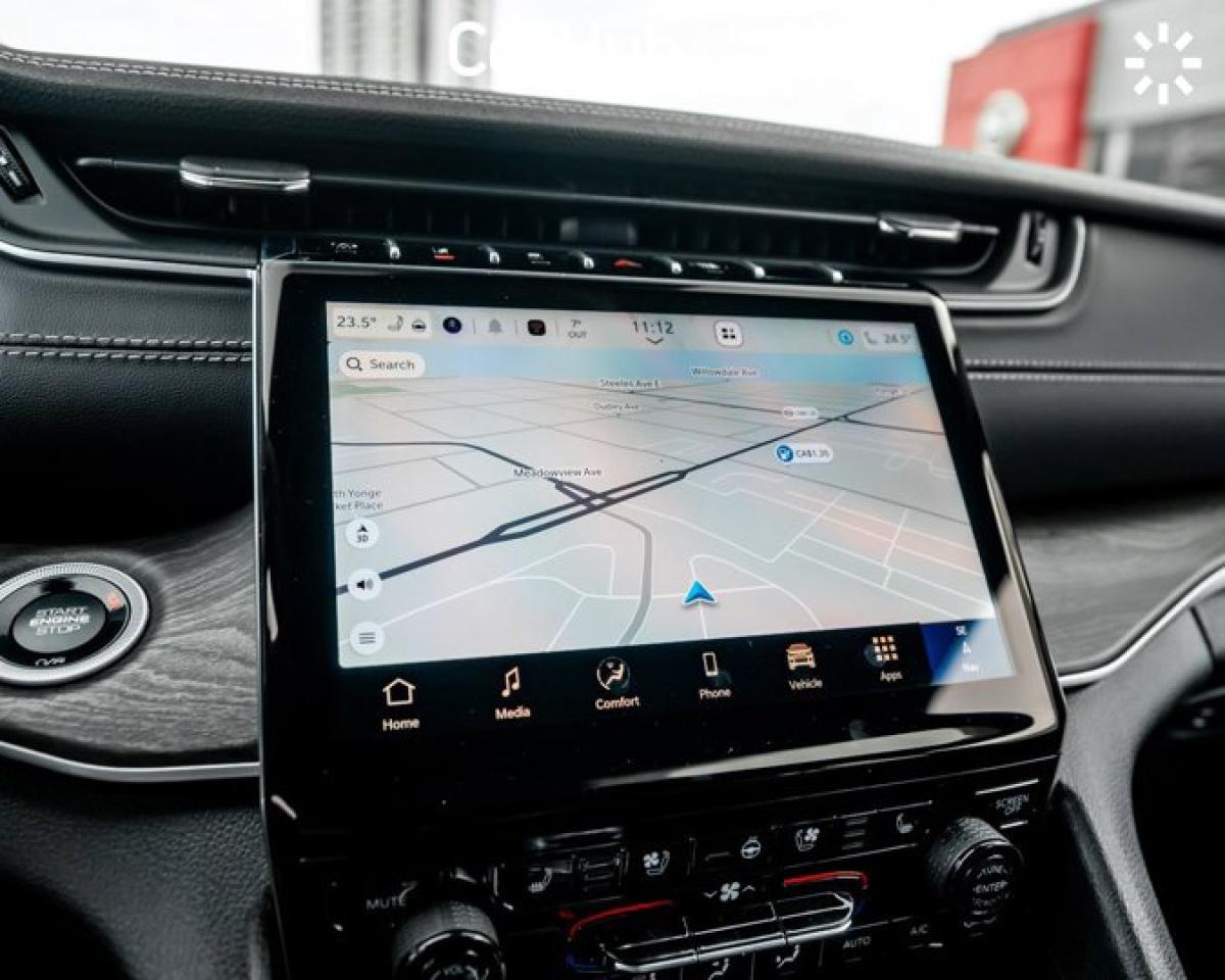 2025 Jeep Grand Cherokee LIMITED Panoroof Luxury Tech Group II Trailer Tow Package Photo