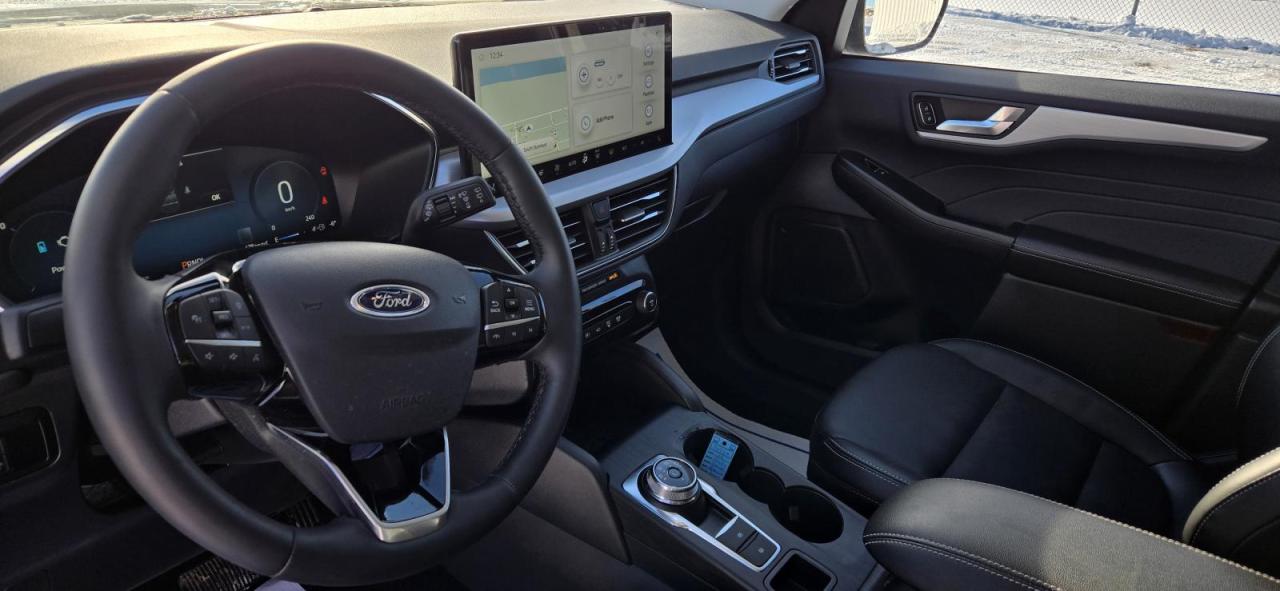 2024 Ford Escape Platinum Photo