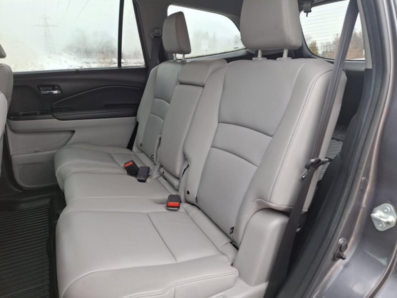 2021 Honda Pilot EX-L Navi AWD | Leather | Sunroof | Nav | Adaptive Cruise | Heated Wheel + Seats | and More ! Photo