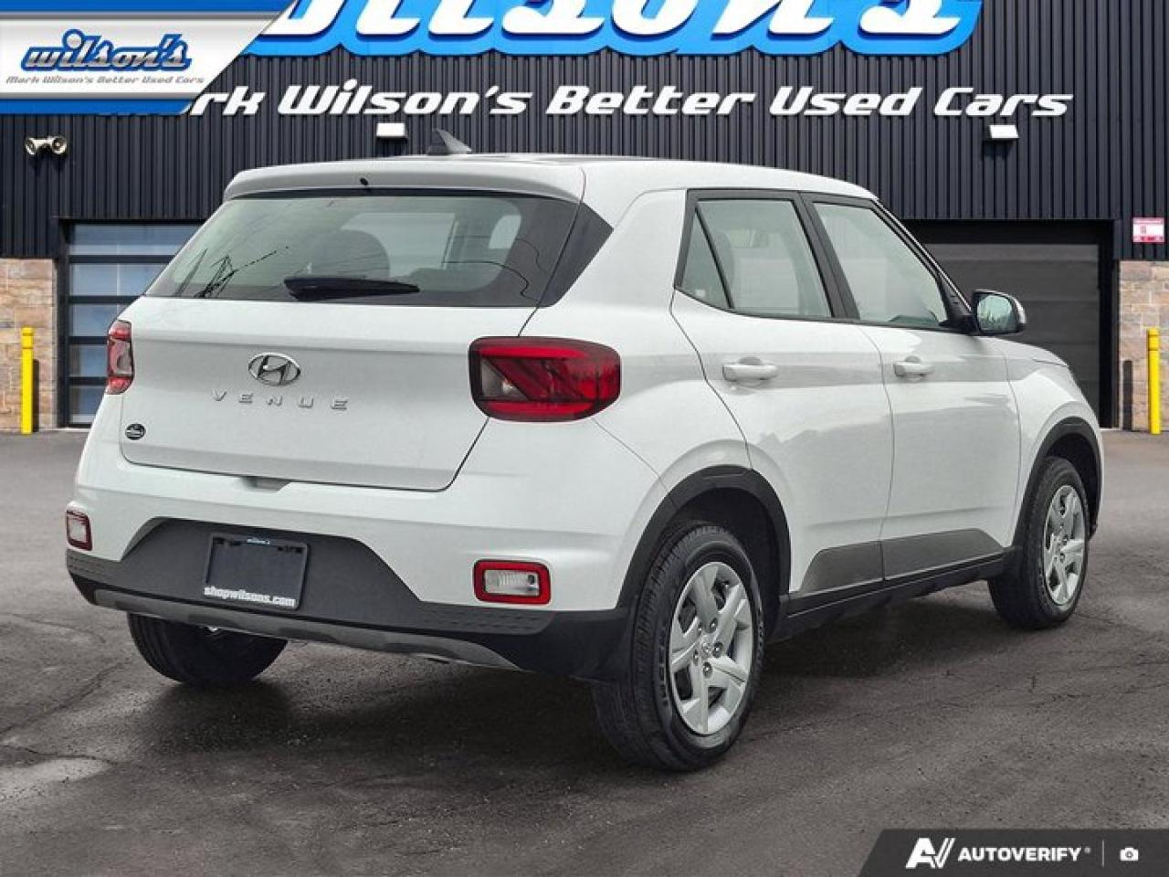 2021 Hyundai Venue Essential | 6-Speed Manual | Heated Seats | CarPlay + Android | Rear Camera | and More ! Photo4