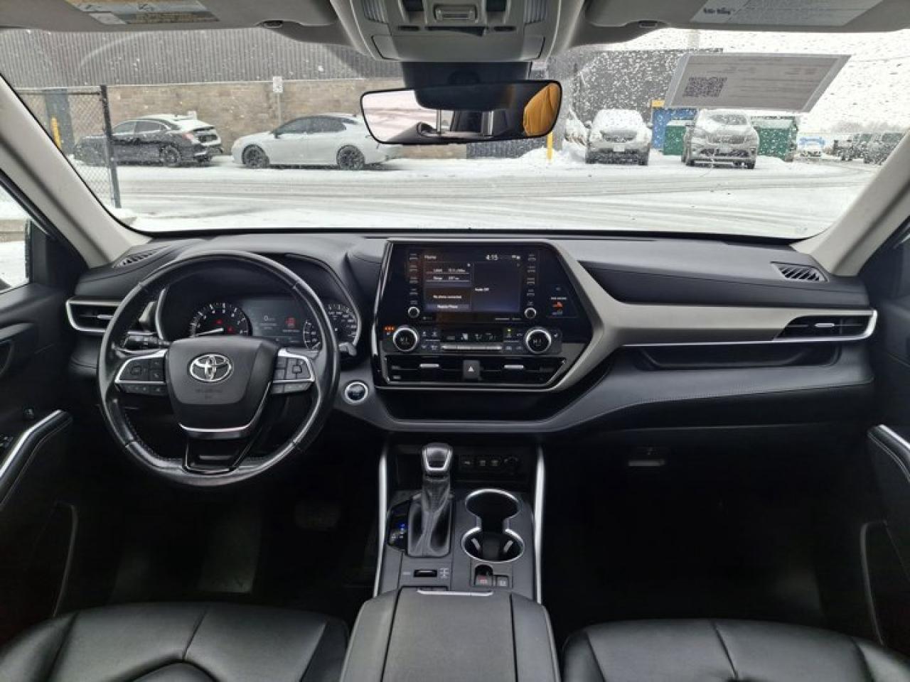 2021 Toyota Highlander XLE Leather | Sunroof | Heated Seats | Radar Cruise | Power Seat | CarPlay + Android | and More ! Photo