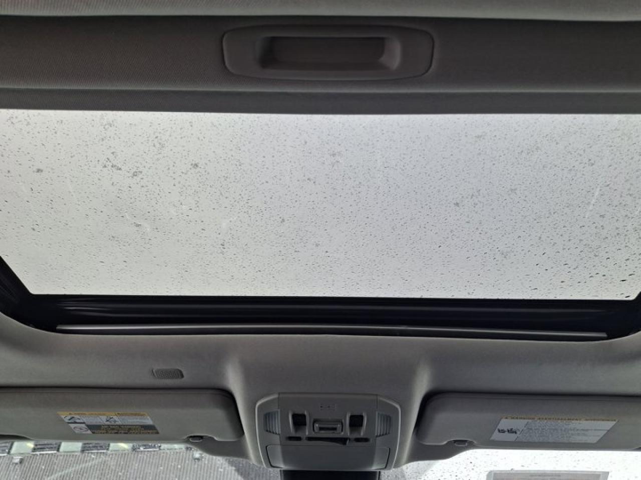 2021 Toyota Highlander XLE Leather | Sunroof | Heated Seats | Radar Cruise | Power Seat | CarPlay + Android | and More ! Photo