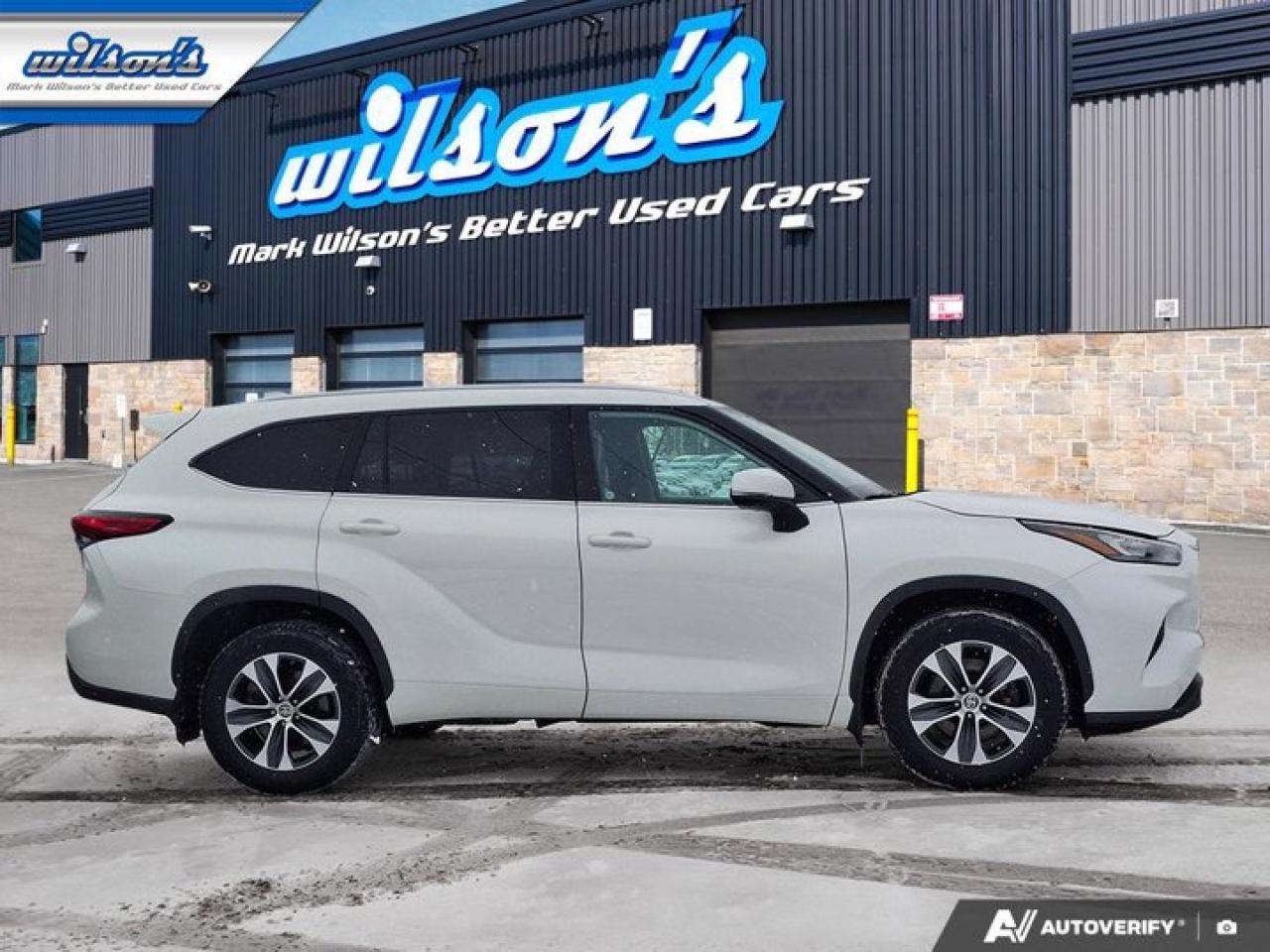 2021 Toyota Highlander XLE Leather | Sunroof | Heated Seats | Radar Cruise | Power Seat | CarPlay + Android | and More ! Photo