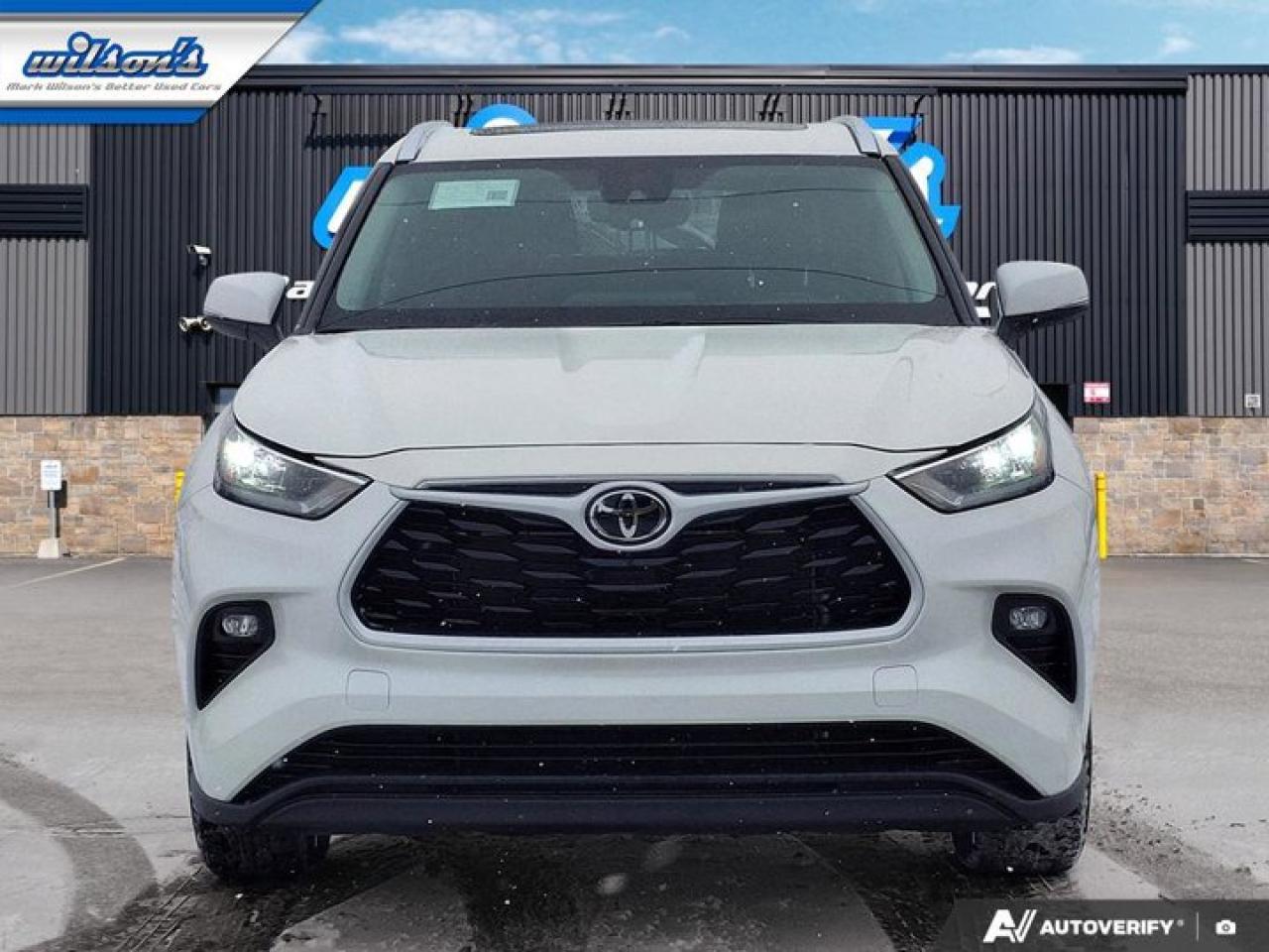 2021 Toyota Highlander XLE Leather | Sunroof | Heated Seats | Radar Cruise | Power Seat | CarPlay + Android | and More ! Photo