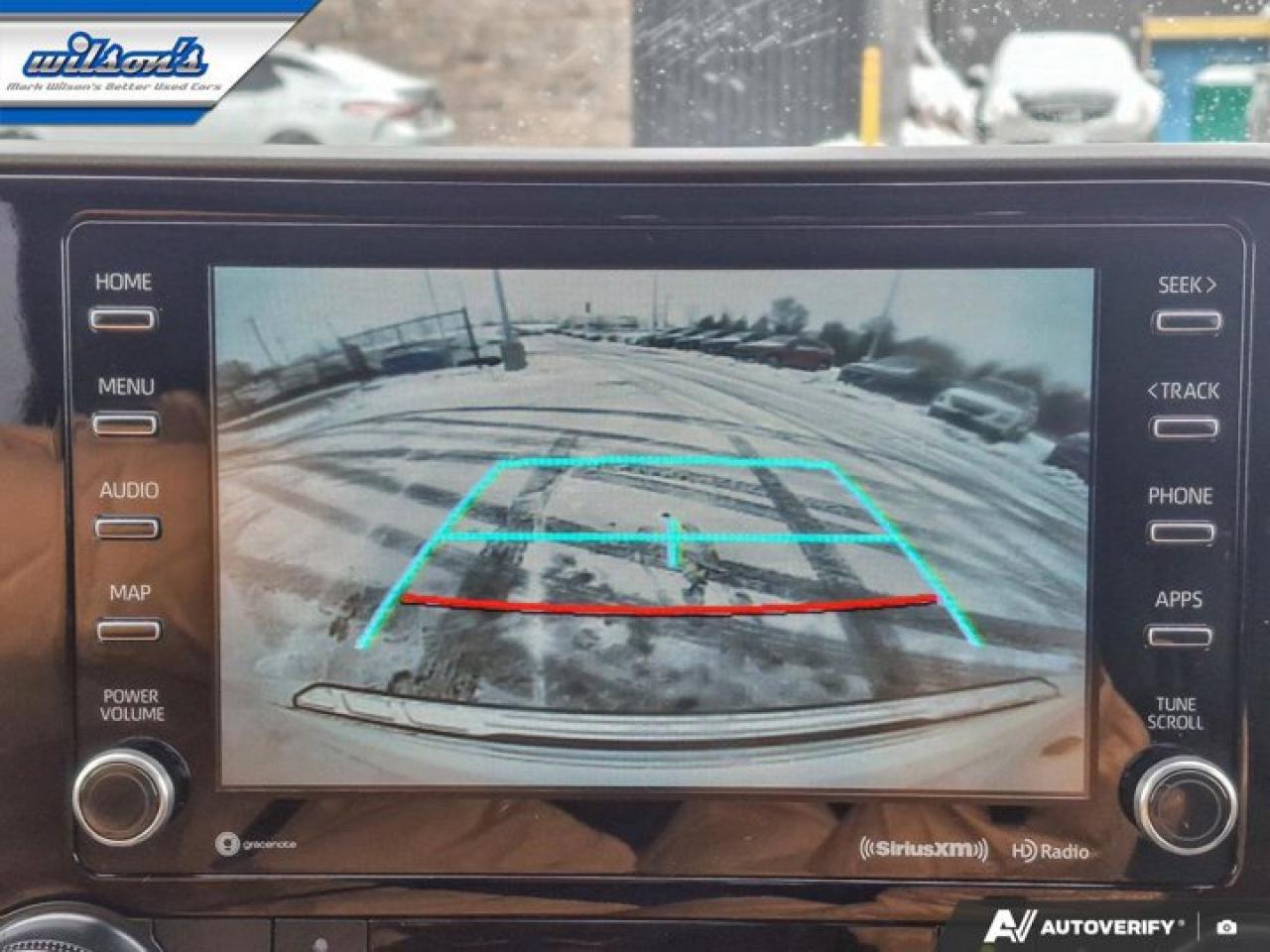 2021 Toyota Highlander XLE Leather | Sunroof | Heated Seats | Radar Cruise | Power Seat | CarPlay + Android | and More ! Photo