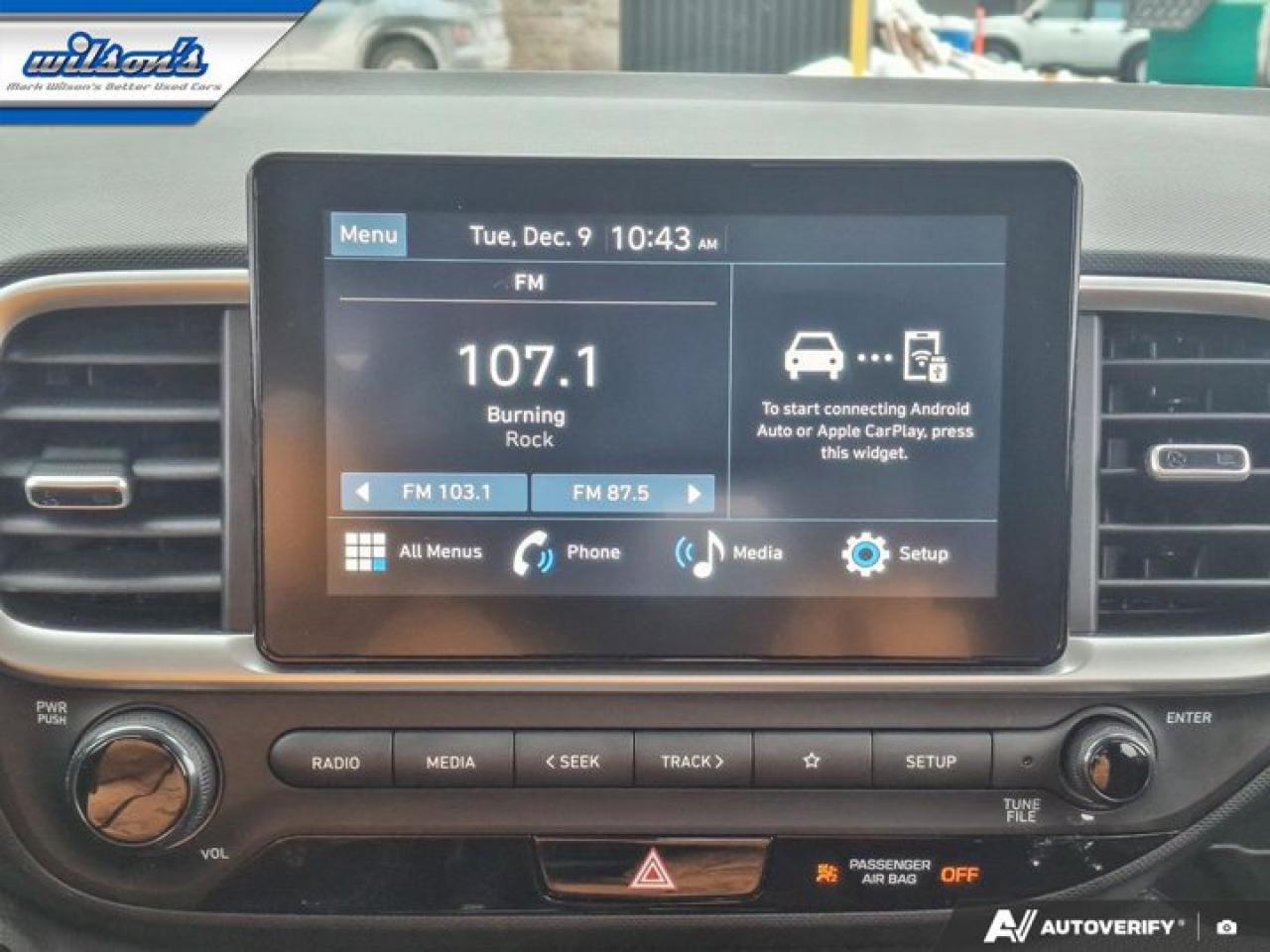 2023 Hyundai Venue Preferred | Heated Wheel + Seats | CarPlay + Android | Rear Camera | and More ! Photo