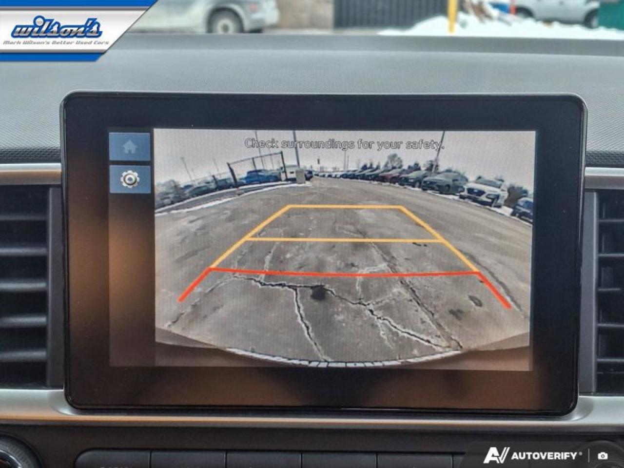 2023 Hyundai Venue Preferred | Heated Wheel + Seats | CarPlay + Android | Rear Camera | and More ! Photo