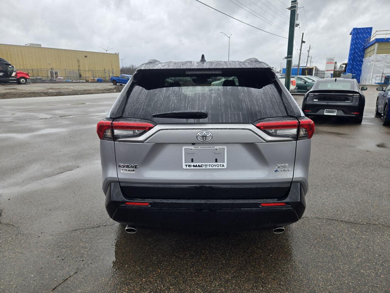 2025 Toyota RAV4 PLUG-IN HYBRID XSE AWD XSE - OPTIONAL TWO-TONE COLOUR Photo3