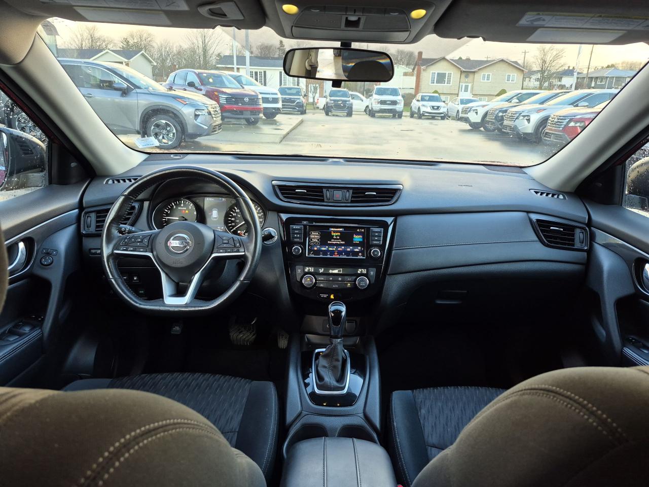 2018 Nissan Rogue SV AWD TECH PACKAGE Photo13