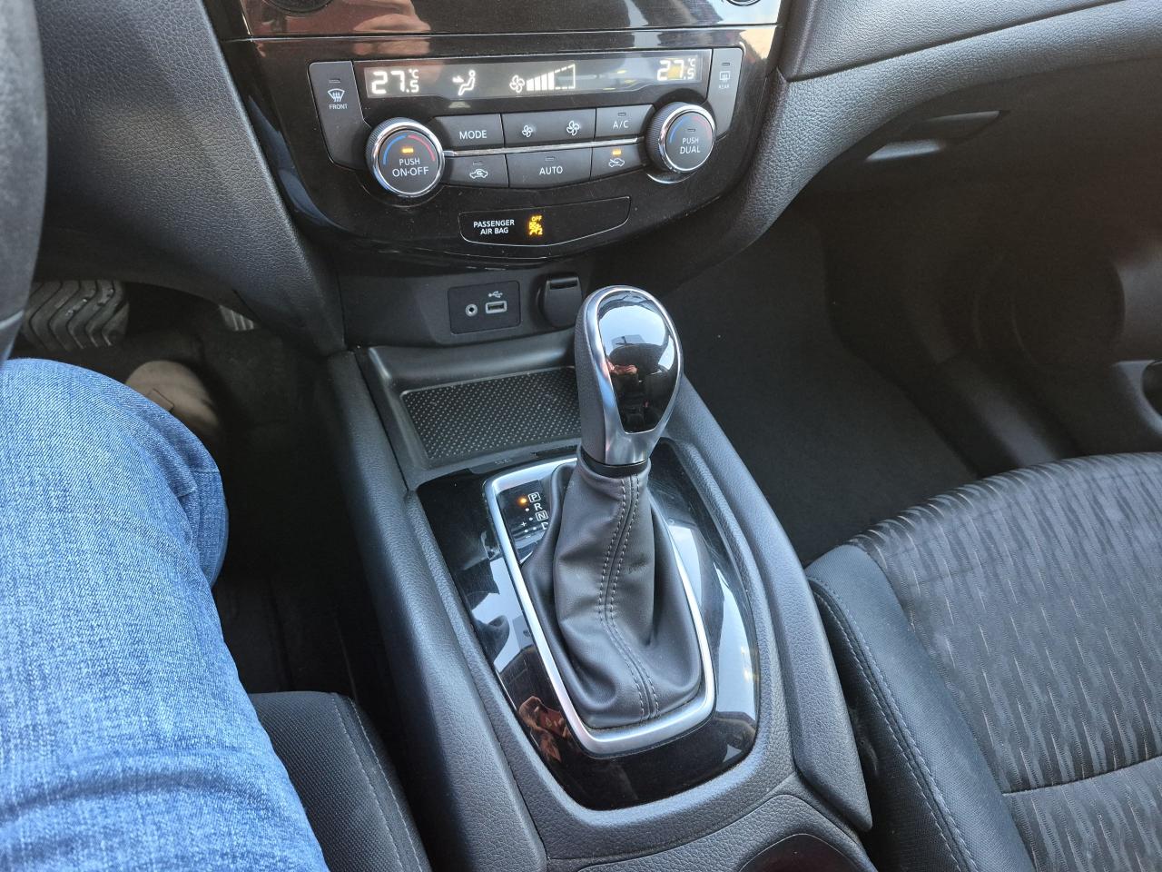 2018 Nissan Rogue SV AWD TECH PACKAGE Photo10