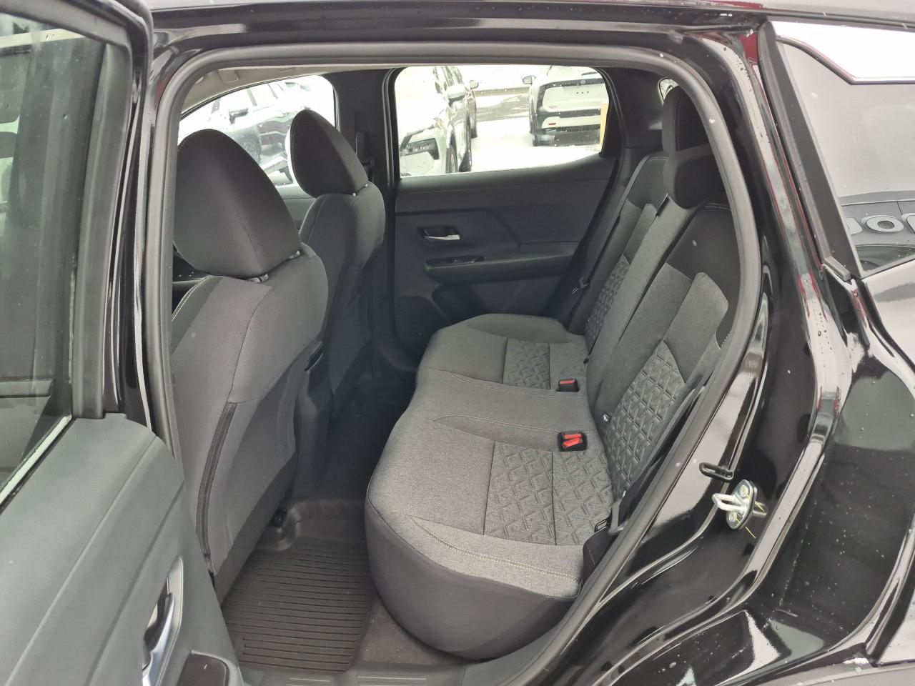 2026 Nissan Kicks SV Photo26