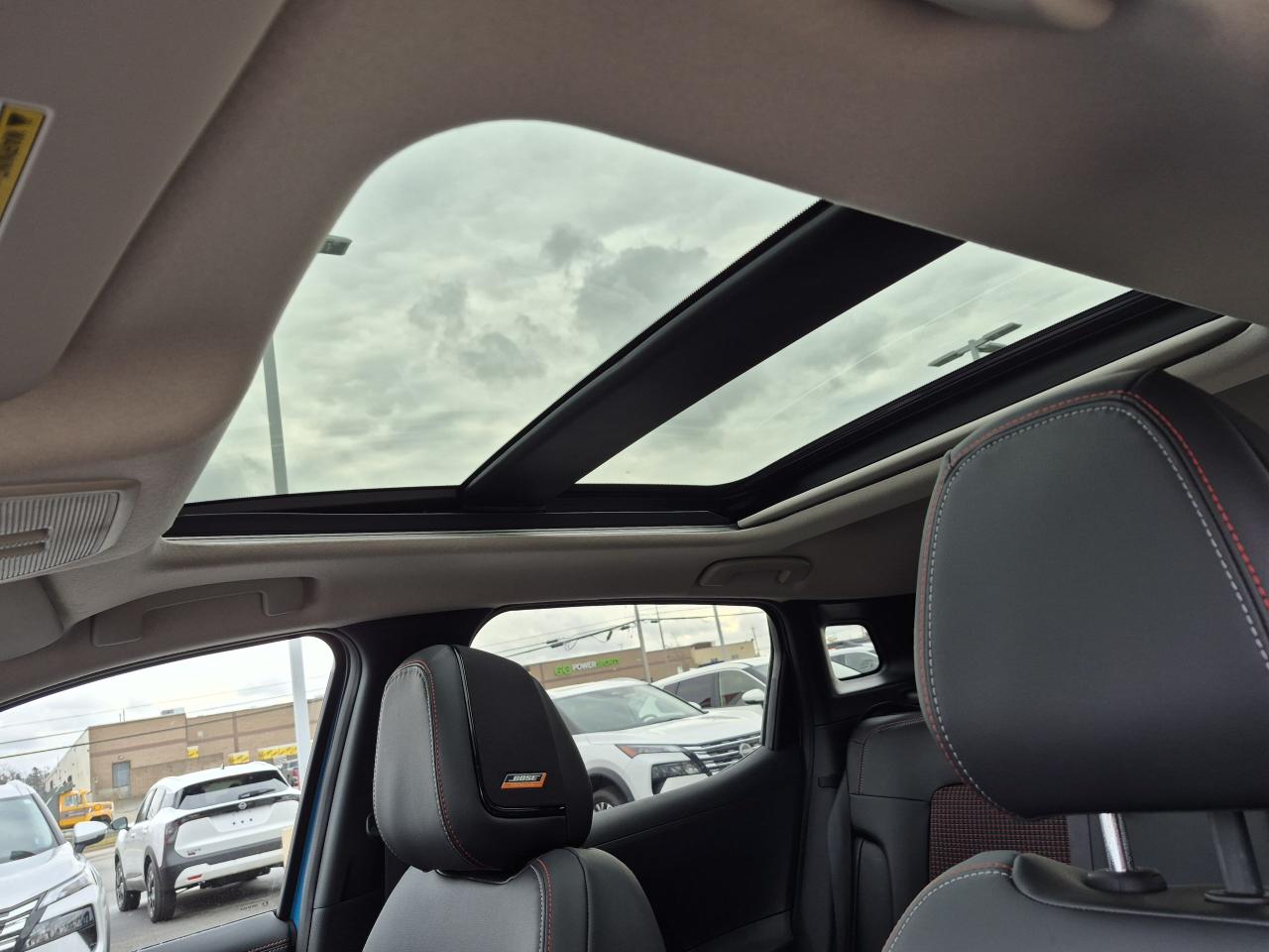 2026 Nissan Kicks SR PREMIUM Photo13