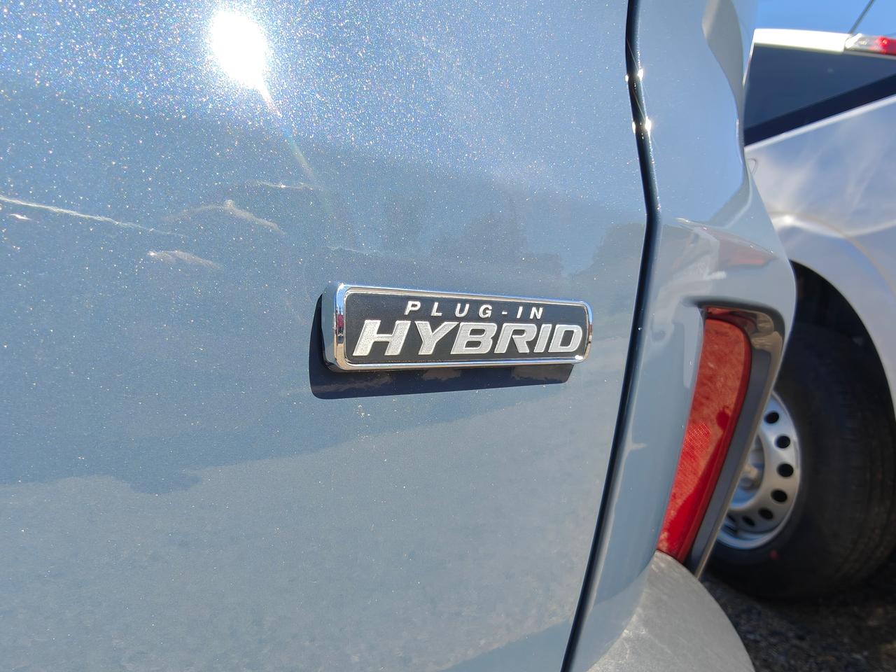 2026 Ford Escape PHEV FWD Photo4