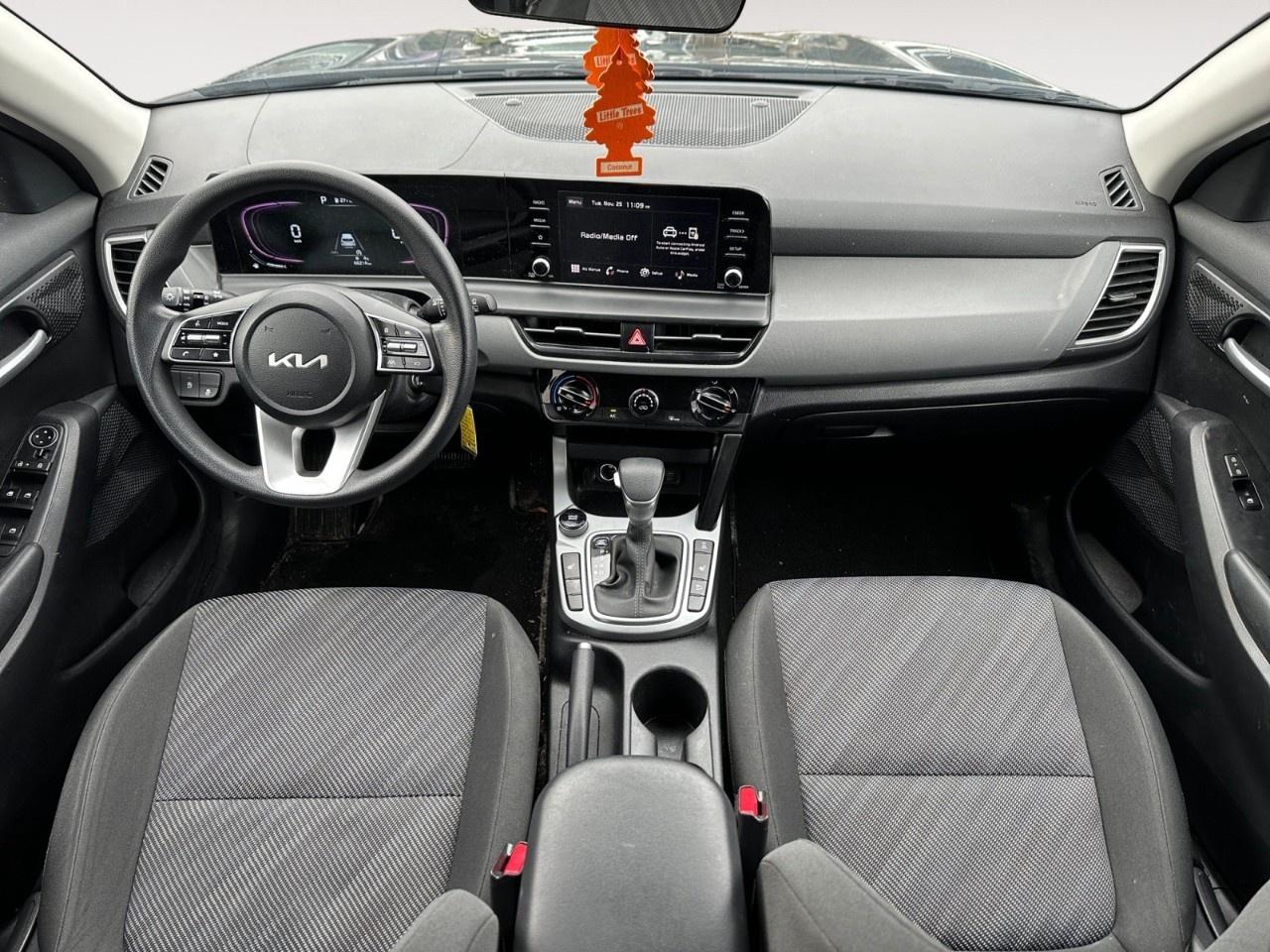 2025 Kia Seltos LX AWD Photo