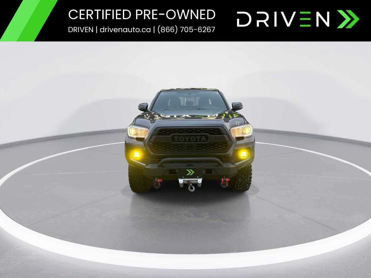 2017 Toyota Tacoma 4WD Double Cab V6 Auto TRD Off Road Photo2