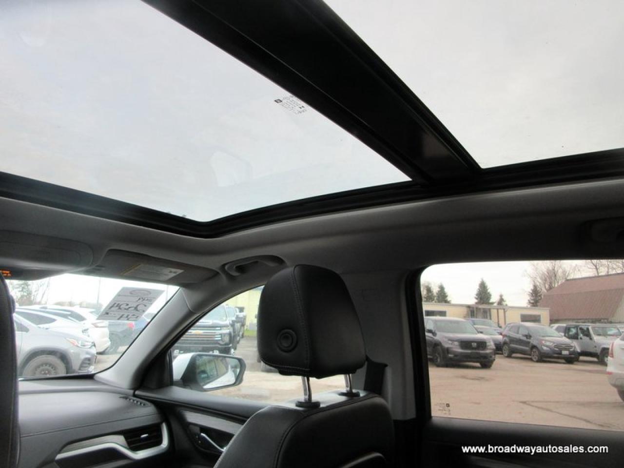 2024 GMC Terrain ALL-WHEEL DRIVE SLT-PACKAGE 5 PASSENGER 1.5L - TURBO.. NAVIGATION.. PANORAMIC SUNROOF.. LEATHER.. HEATED SEATS & WHEEL.. BACK-UP CAMERA.. Photo