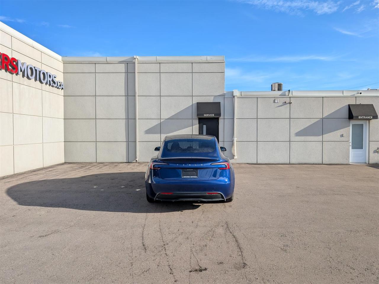 2024 Tesla Model 3 STANDARD Photo3