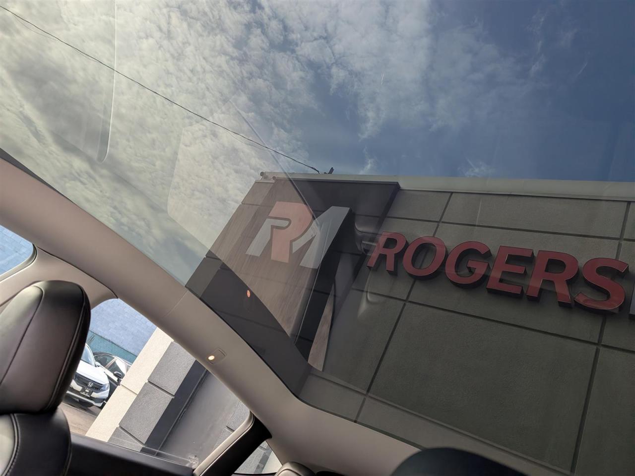 2022 Tesla Model Y PERFORMANCE AWD - DUAL MOTOR Photo