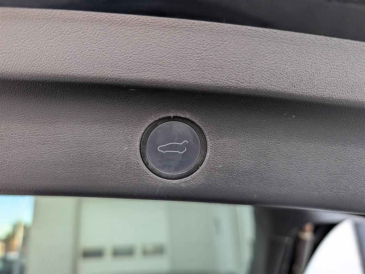 2022 Tesla Model Y PERFORMANCE AWD - DUAL MOTOR Photo