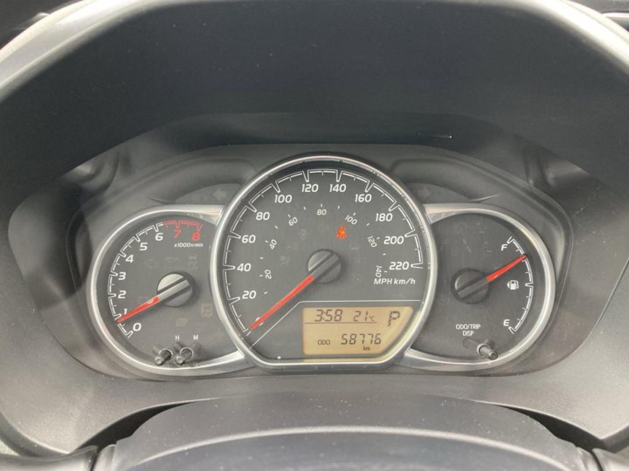 2018 Toyota Yaris HATCHBACK LE Photo