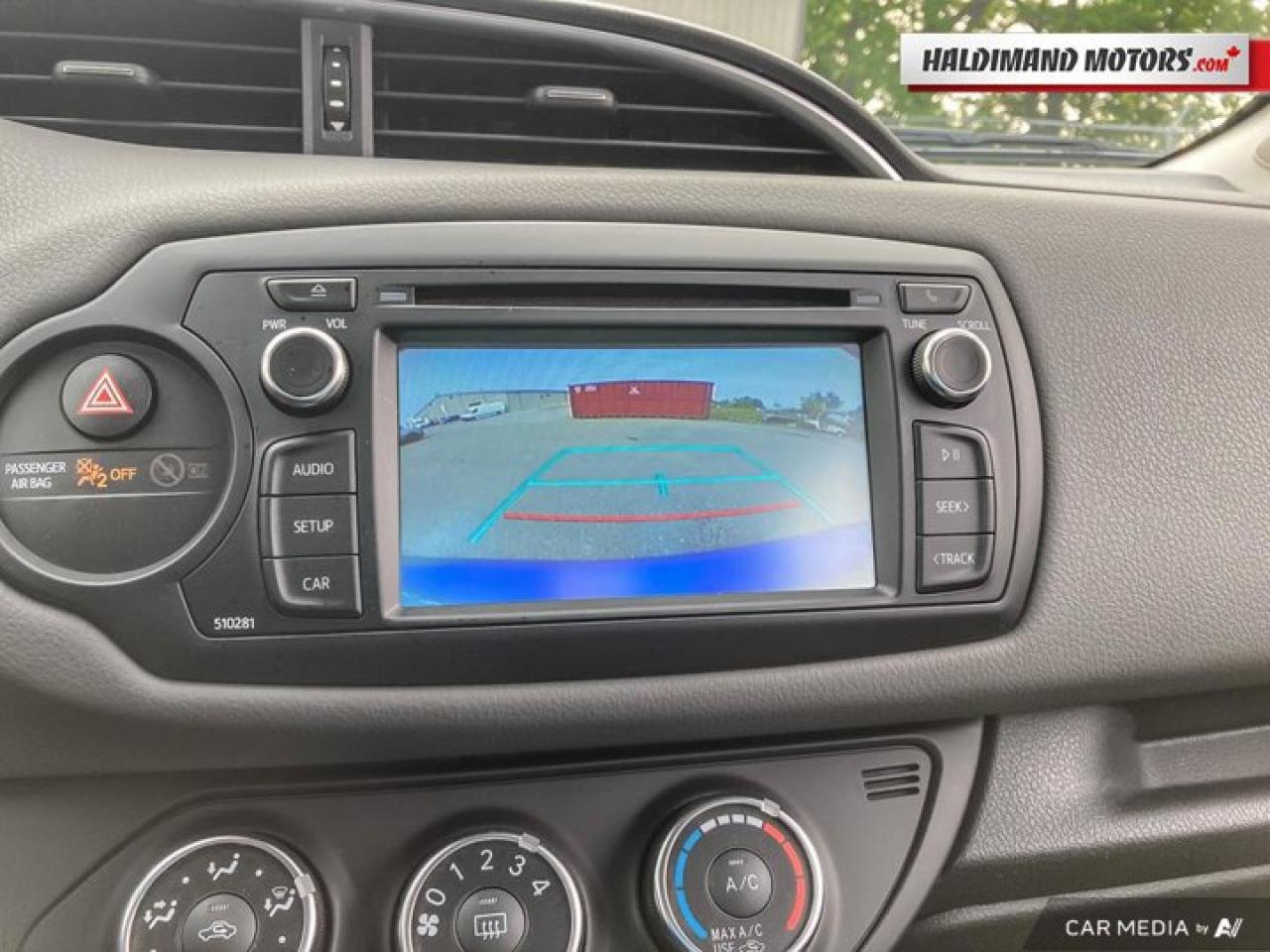 2018 Toyota Yaris HATCHBACK LE Photo