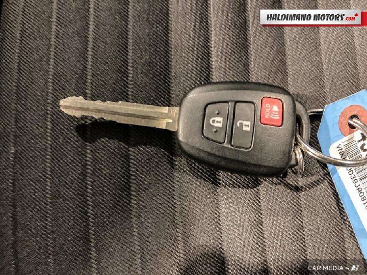 2018 Toyota Yaris HATCHBACK LE Photo