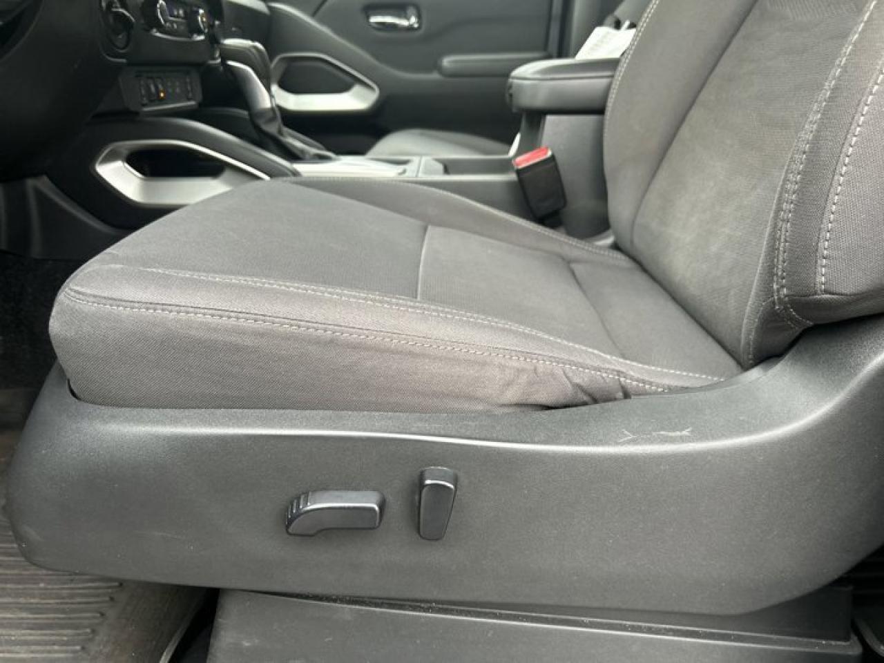 2022 Nissan Frontier SV King Cab 4x4 Photo