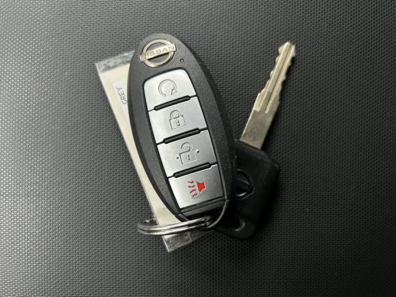 2022 Nissan Frontier SV 4X4 Photo