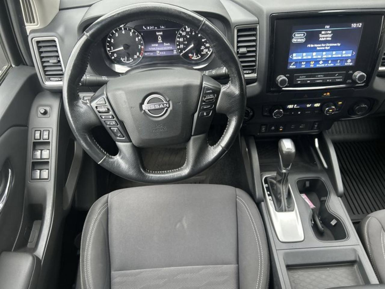 2022 Nissan Frontier SV 4X4 Photo