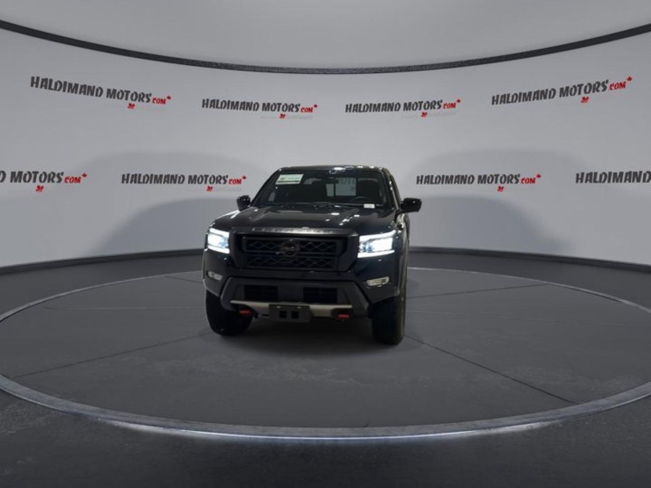 2022 Nissan Frontier PRO-4X Crew Cab 4x4 | 360 Camera | Remote Start | Heated Seats | Sunroof Photo2