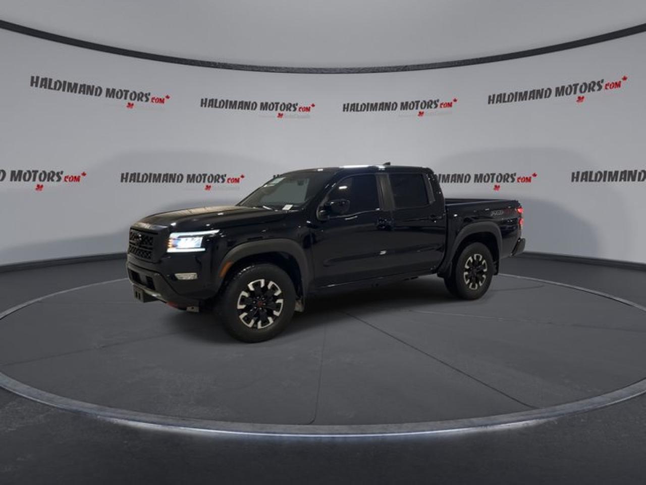 2022 Nissan Frontier PRO-4X Crew Cab 4x4 | 360 Camera | Remote Start | Heated Seats | Sunroof Photo3