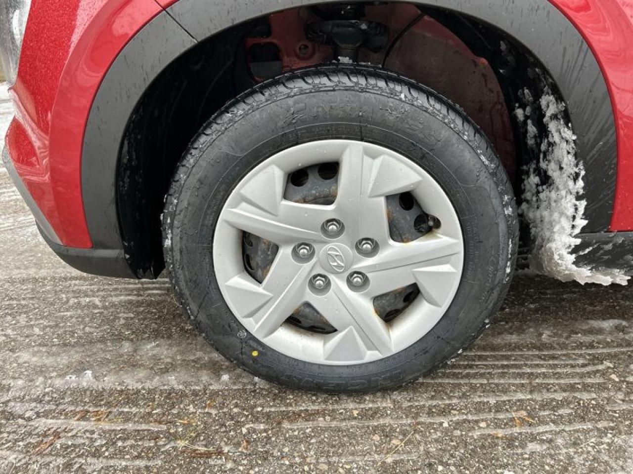 2021 Hyundai Venue Essential Photo