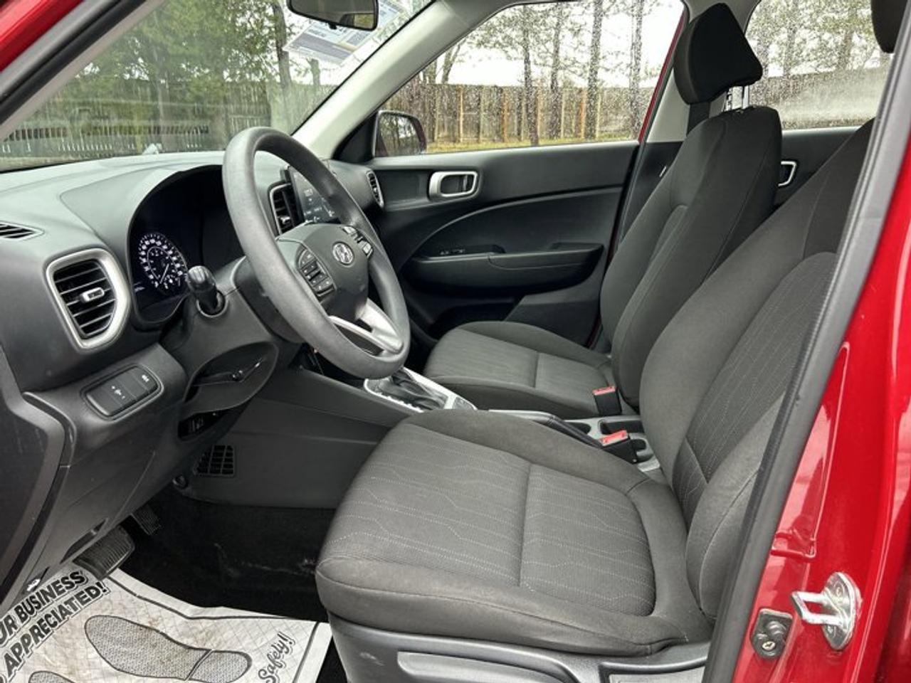 2021 Hyundai Venue Essential w/Two-Tone | One owner Photo