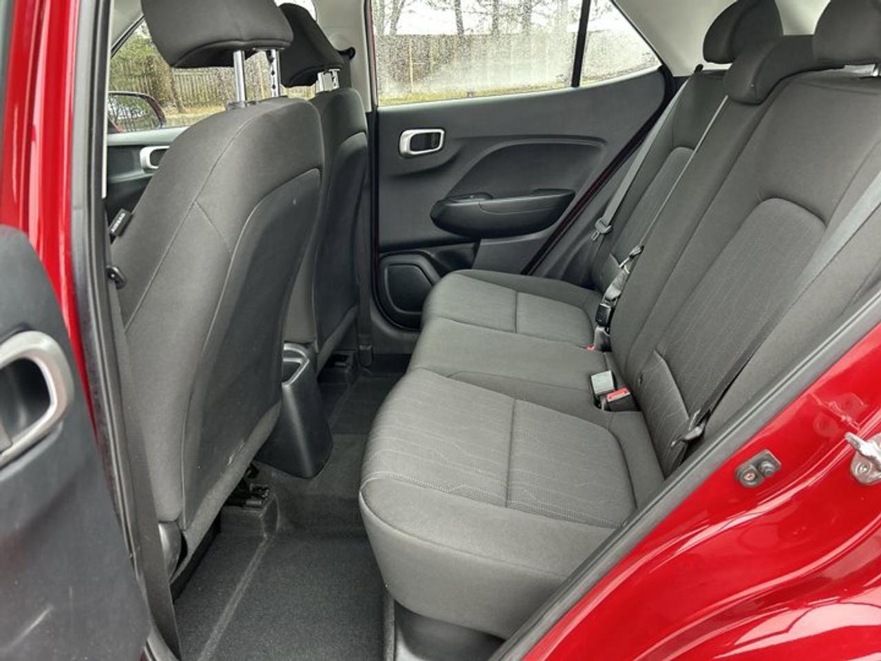 2021 Hyundai Venue Essential w/Two-Tone | One owner Photo