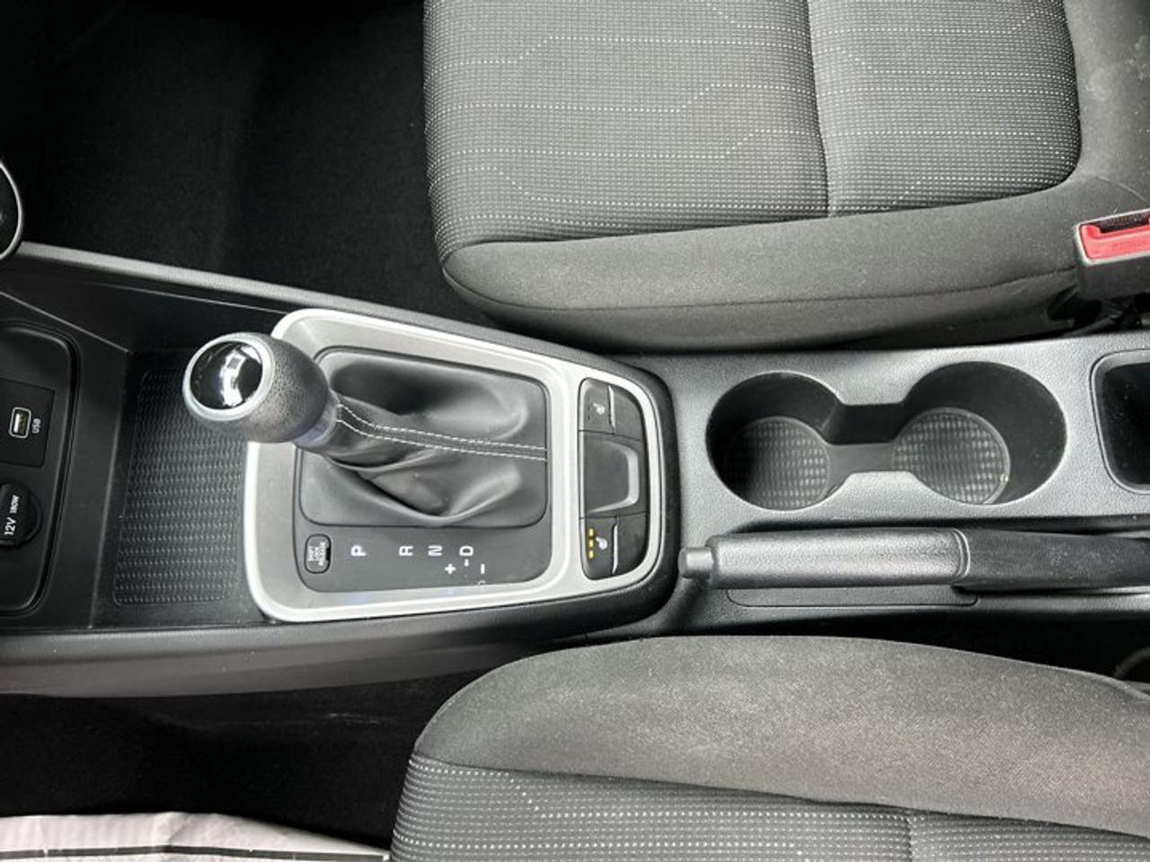 2021 Hyundai Venue Essential w/Two-Tone | One owner Photo