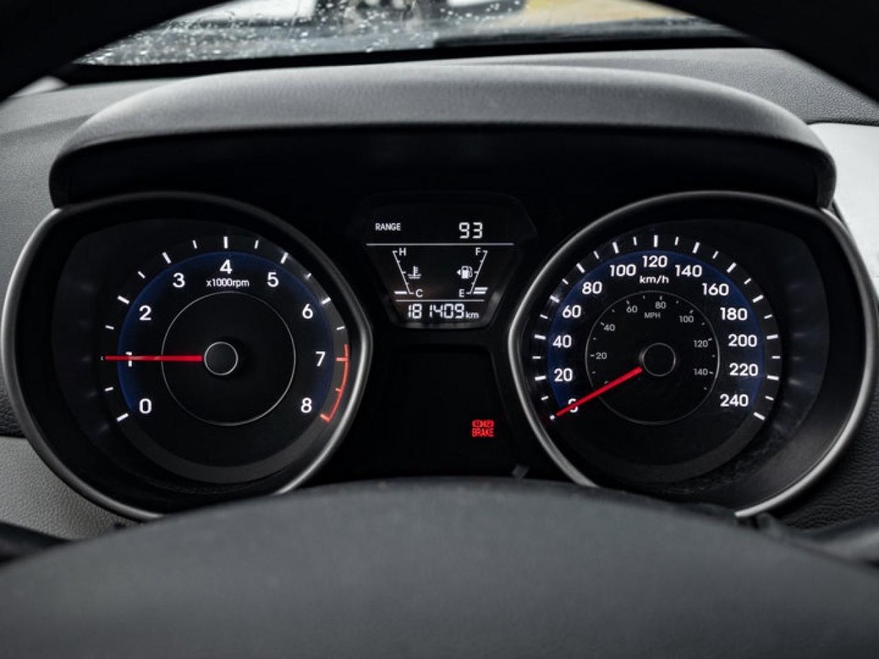 2015 Hyundai Elantra L Photo